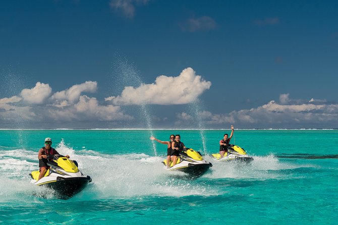 Island jet tour - The mid-tour stop near the motu