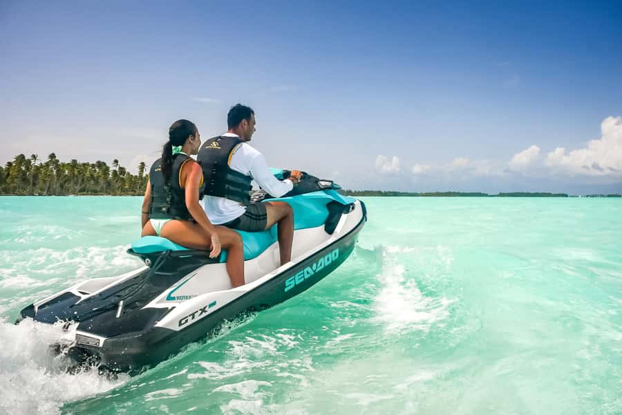 Jet Ski Around Bora Bora - Speed Through Paradise - Stopping beneath Mount Otemanu