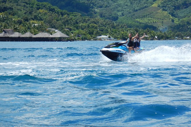 Jet-Ski Découverte 1H00 Jet Ski excursion to Moorea (Single or two-seater) - A short ride with a memorable wildlife stop