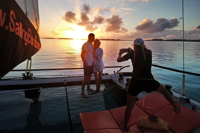 LUXURY Catamaran Bora Bora : The Sunset Escape - Sailing into the Bora Bora evening
