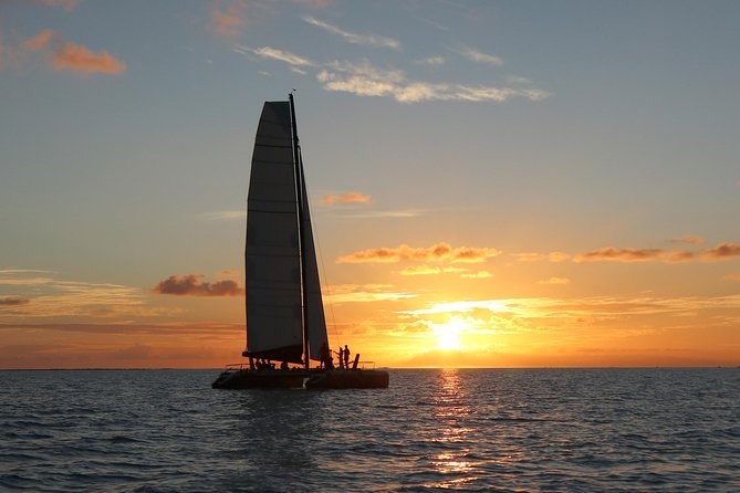 LUXURY PRIVATE Catamaran Bora Bora : The Sunset Escape - A Bora Bora sunset from the water