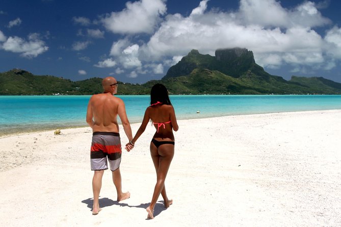 LUXURY PRIVATE Catamaran : Full-Day Sail & Polynesian Motu Lunch - When the captain raises the sails
