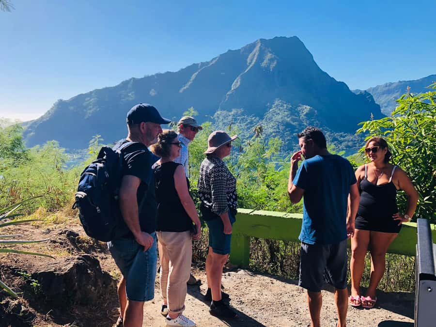 Moorea:4X4 safari excursion between land and sea with lunch - Pickup details that can save you a morning headache