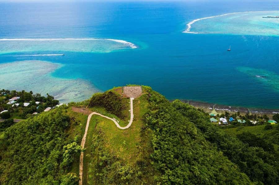 Moorea Cruise Ships: 4x4, Belvedere,Magic Mountain pineaple - Magic Mountain and Belvedere: the views that justify the tour