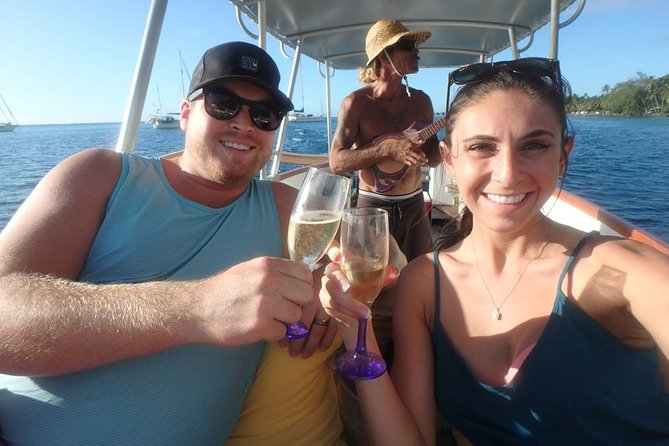 Moorea: Private 4-Hour High-End Boat Excursion - Looking for green turtles and eagle rays