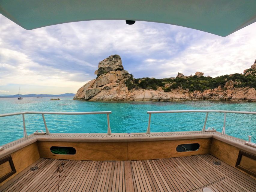 Palau: La Maddalena Archipelago Motorboat Tour with Lunch - What the Emanuel IV feels like on the water