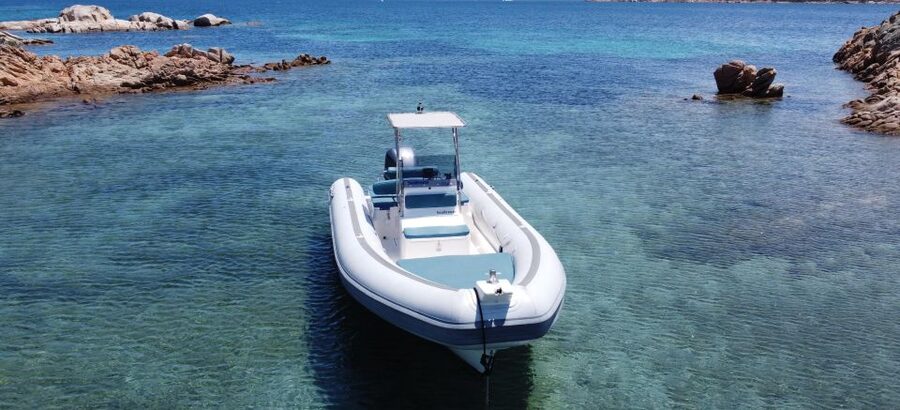 Palau: personalized boat tour to visit Maddalena Archipelago - Why the small maxi rib matters