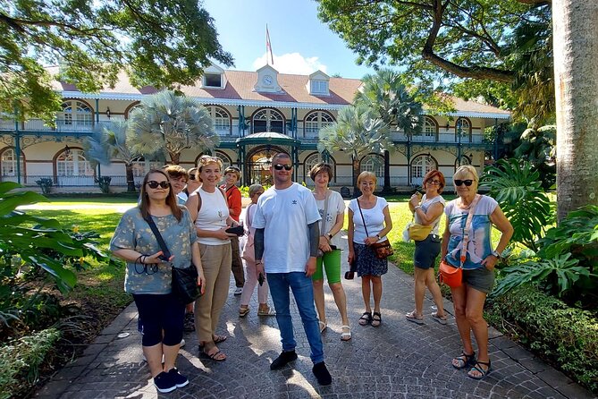 Papeete City Tour, 3hours (on Tahiti) - Papeete cathedral, street art, and the old town core