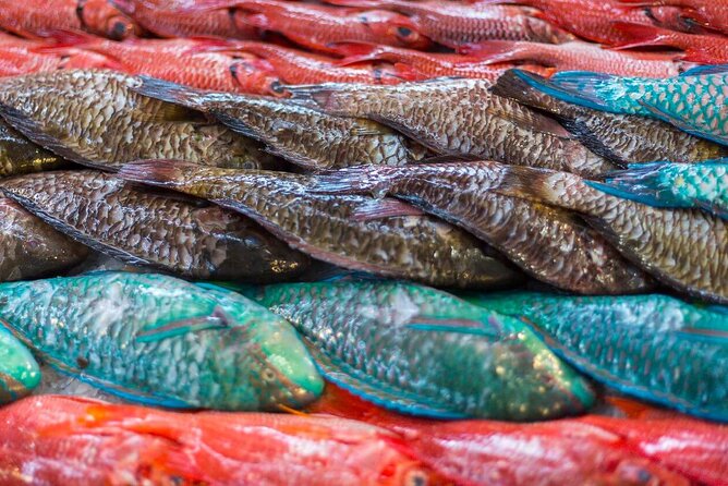 Papeete Market Place - A three-hour walk with local context