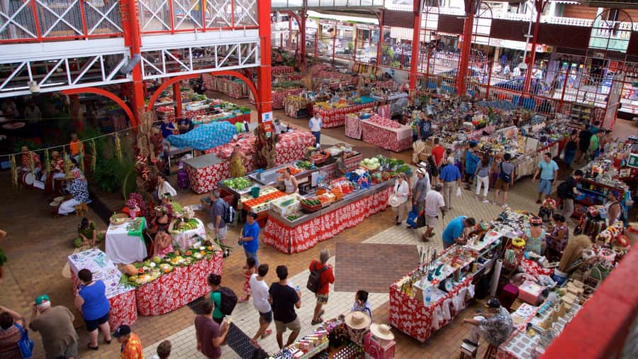 Papeete : walking tour - Pauline’s guiding style