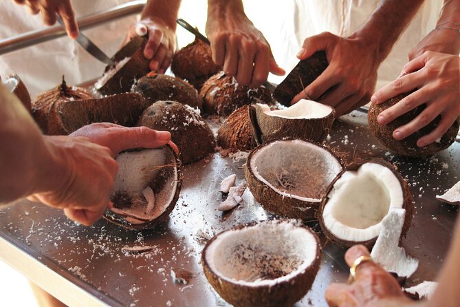 Polynesian culinary experience - Sitting Down to a Polynesian Lunch