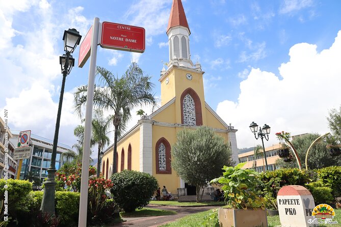 Private 2 Hour Walking Tour in Papeete - Bougainville Park and the first stories of Tahiti