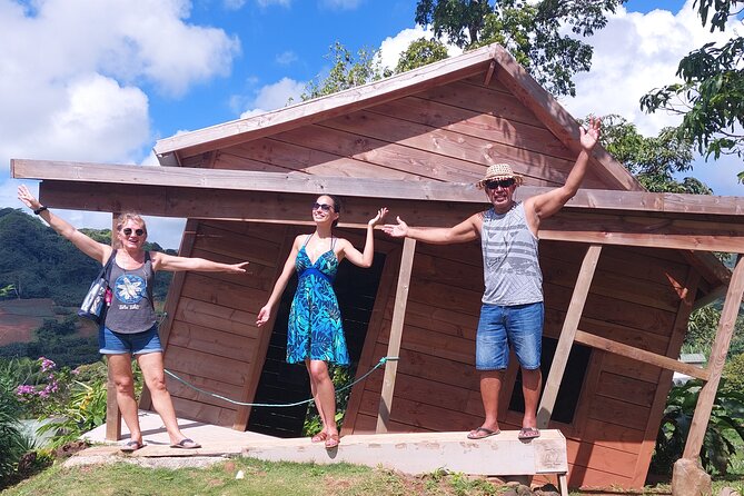 Private and guided visit to Mystery House Raiatea - A Private Visit for Families and Friends