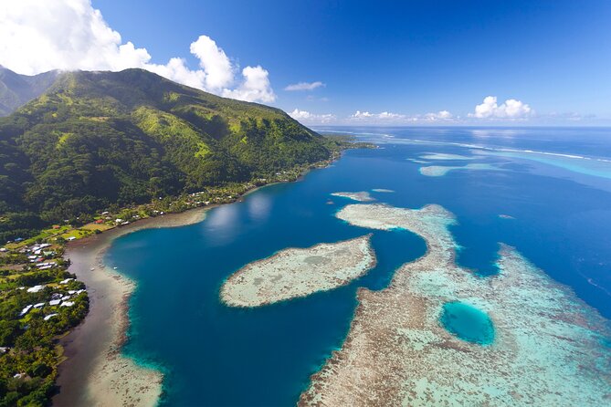 Private and Local Sunset Cruise in Tahiti - The sandbank and Tahiti’s pastenague rays