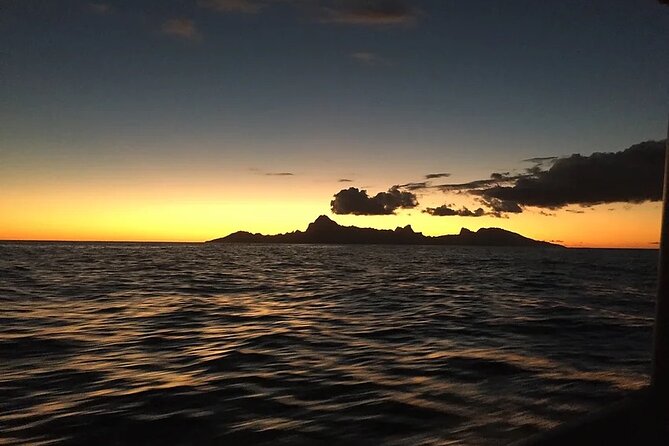 Private and Local Sunset Cruise in Tahiti - Who should book this Tahiti sunset cruise?