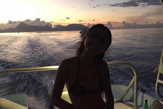 Private and Local Sunset Cruise in Tahiti - Cruising Tahiti’s lagoon before sunset