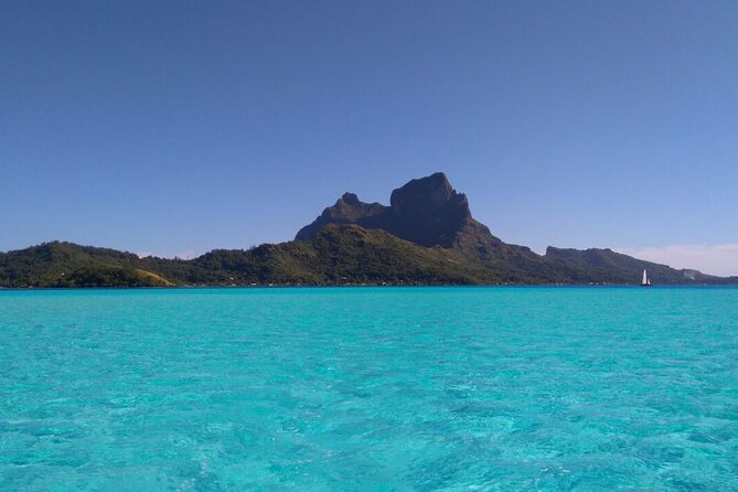 Private Electric Paddle Cruise in Bora Bora - The Matira shoreline and shallow bay