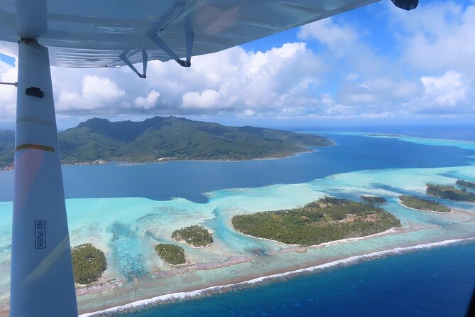 Private flight, in a light plane over the Polynesian motus from Raiatea - Georges, Claudine, and the practical welcome