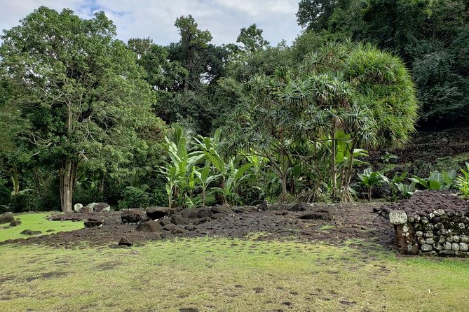 Private Full-Day Tahiti — Grotto, Gardens & Panoramas - Arahurahu Marae and the meaning of sacred places