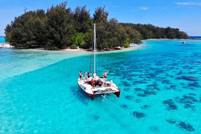 PRIVATE Full Day Tour : Moorea Snorkeling & Sailing on a Catamaran named Taboo - Leaving at 7:25 a.m. for a full lagoon day