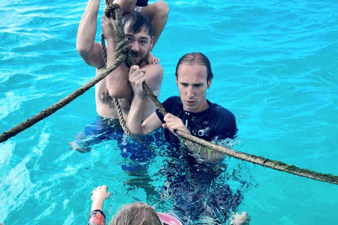 Private Half Day Sailing Excursion on the Lagoon of Tahiti - The first stop: wrecks below 10 to 12 meters
