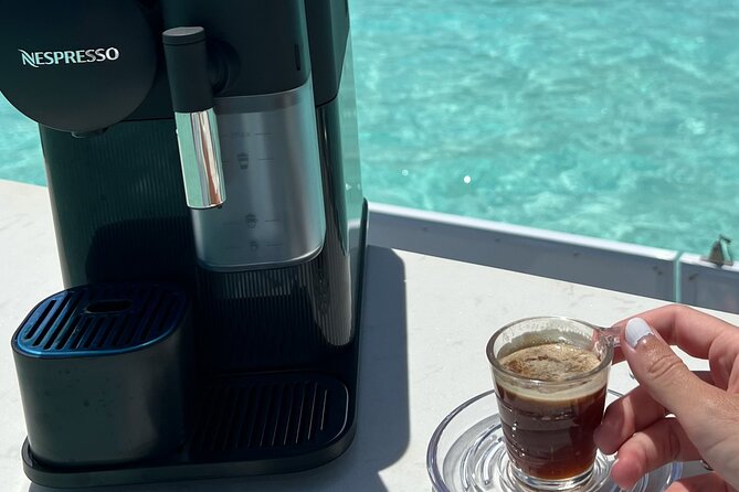 Private Lagoon Tour on a Prestigious Pontoon Boat in Bora Bora - Comfort between the water stops