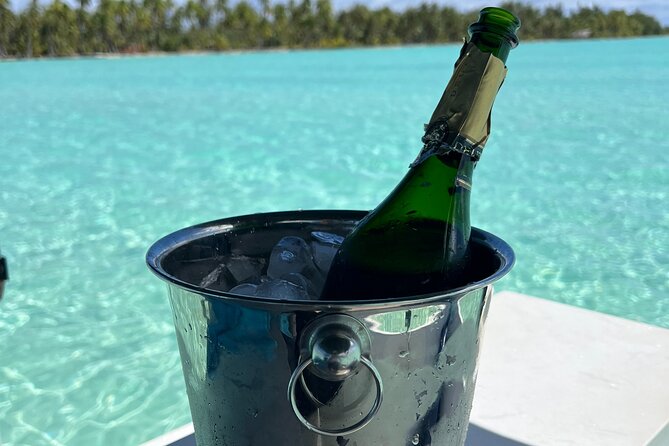 Private Lagoon Tour on a Prestigious Pontoon Boat in Bora Bora - Guide service and small personal touches