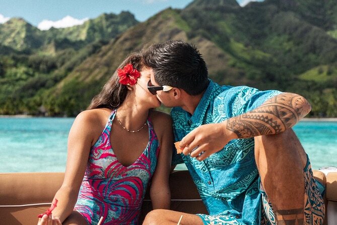 Private lagoon tour (rays, sharks, turtles) by boat in Moorea - Starting in Maharepa and following the north coast