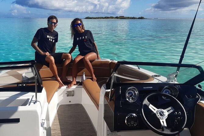 Private lagoon tour (rays, sharks, turtles) by boat in Moorea - The people behind the boat