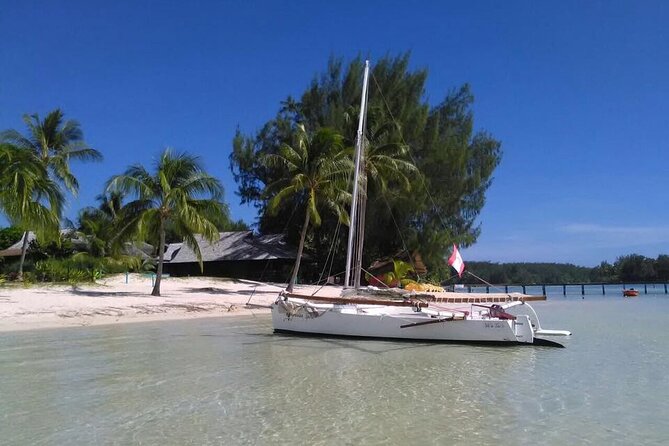 Private Moorea Discovery Half-day Sailing - Setting sail across Moorea’s lagoon