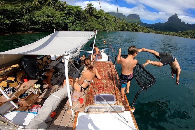 Private sailing adventure - Fresh fruit and local snacks on board