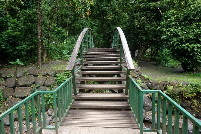 Private Tahiti Circle Island - Waterfalls, Black Sand & Views - Guides who shape the day