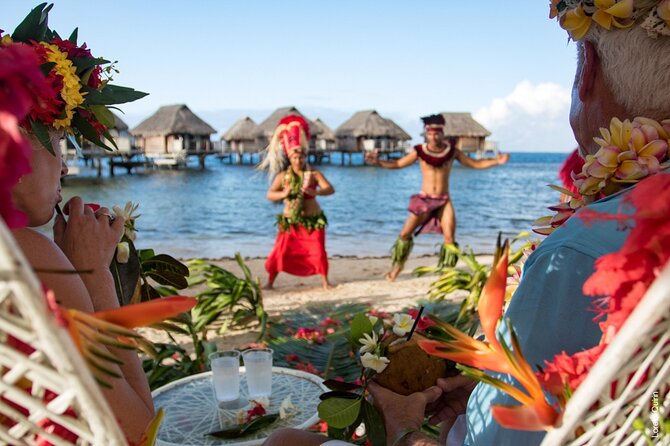 Professional Photo Shooting in Moorea, unique session adapted - Transport, group size, and practical details