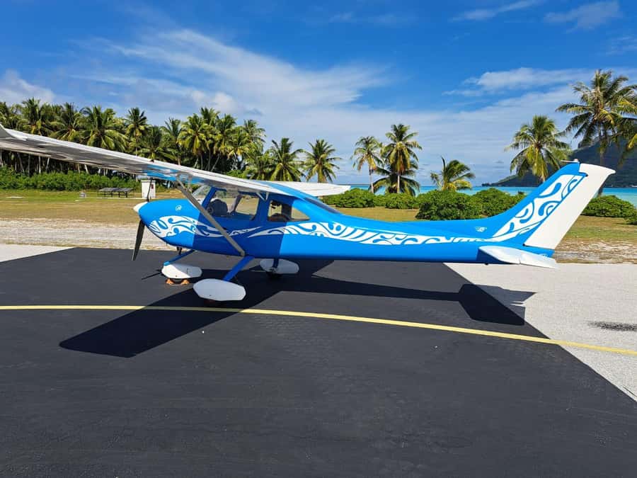 Raiatea: Bora Bora and Taha'a Private Scenic Flight one hour - A complete turn around Taha’a