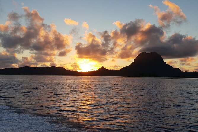 Reef Discovery Private Sunset Cruise in Bora-Bora - The sunset is the main event