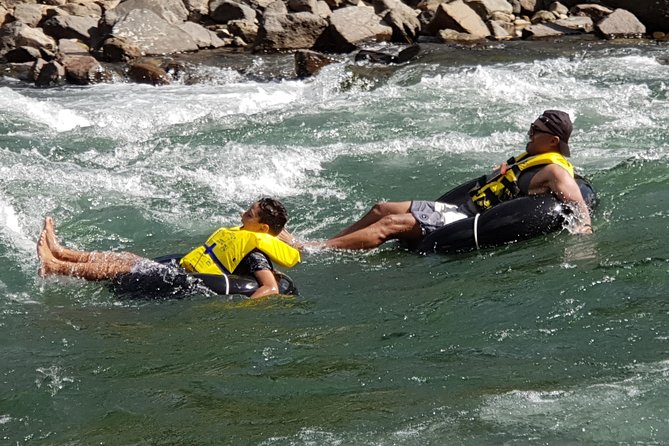 River Tubing Fiji, Navua River - Riverside lunch with Fijian flavors
