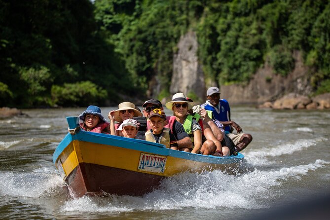 River Tubing Fiji / Suva Shore Excursion Cruise Ship Passengers - Tubing the Navua River