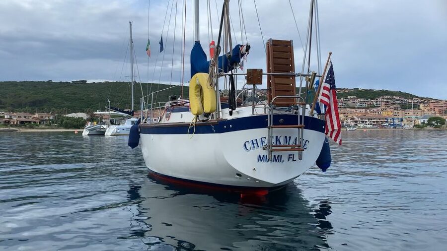 Sailing Maddalena Archipelago with a USCG licensed captain - Key points to know before you book