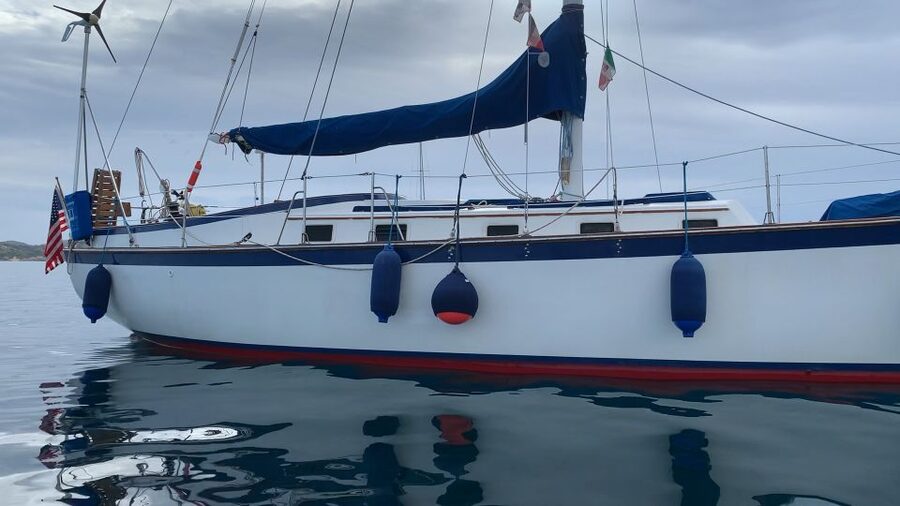 Sailing Maddalena Archipelago with a USCG licensed captain - Why this small sailing boat changes the day
