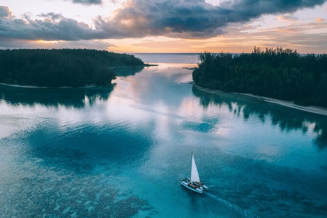 Shared Transfer : Hotel to Moorea Airport (or) Pier - Comfort in the shared van