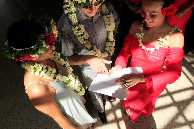 Shared Transfer: Tahiti Airport to Hotel or Cruise Port - Cruise port and ferry pier drop-offs