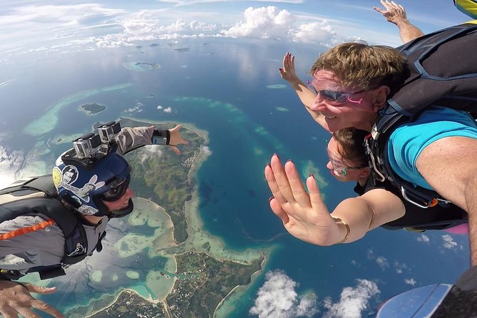 Skydive Fiji Radical 10000ft Tandem Jump (30 seconds free fall) - Freefall over Denarau Island