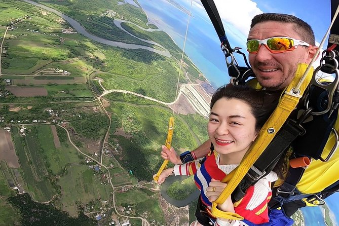 Skydive Fiji Radical 10000ft Tandem Jump (30 seconds free fall) - Practical booking advice for your Fiji schedule