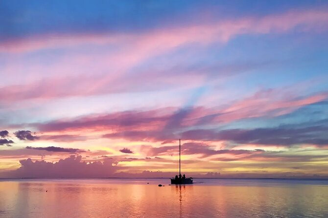 Sunset sailing - Stories of Polynesian sailors and a chance to handle the boat