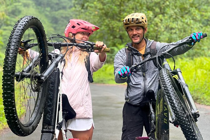 Tahiti excursion adventure circuit MTB MTB E-Bike private valley - Teiki’s guiding style and the small-group advantage
