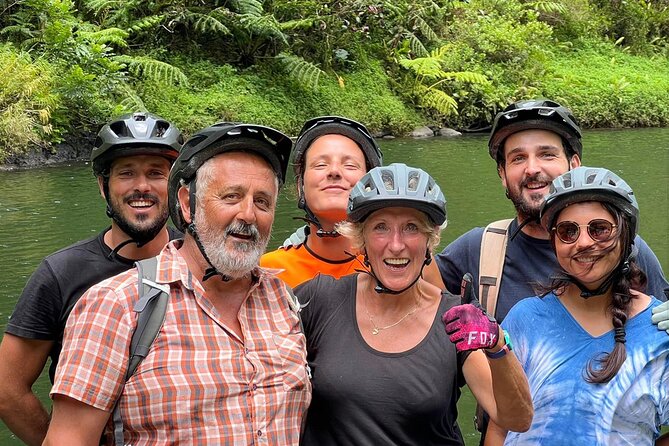 Tahiti excursion adventure circuit MTB MTB E-Bike private valley - The first large pool and black-sand lunch stop