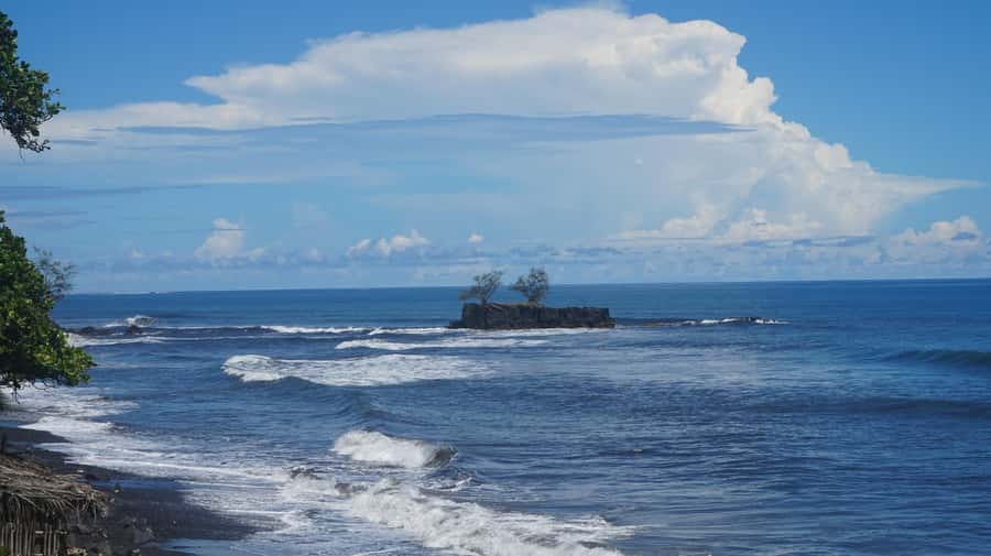 Tahiti: Northeast Coast Waterfalls&Viewpoints Half Day Tour - Faaone Twin Waterfalls and the idea of mana