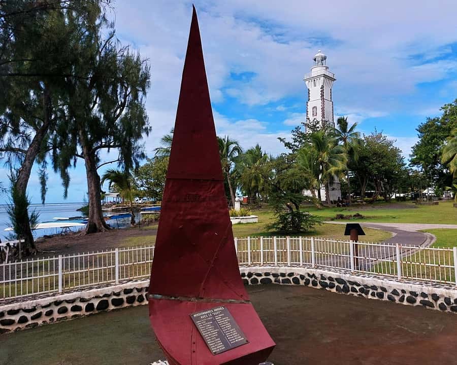 Tahiti Private Half Day Tour. Nature, history and culture - Faarumaʻi Waterfalls: the grand natural finish