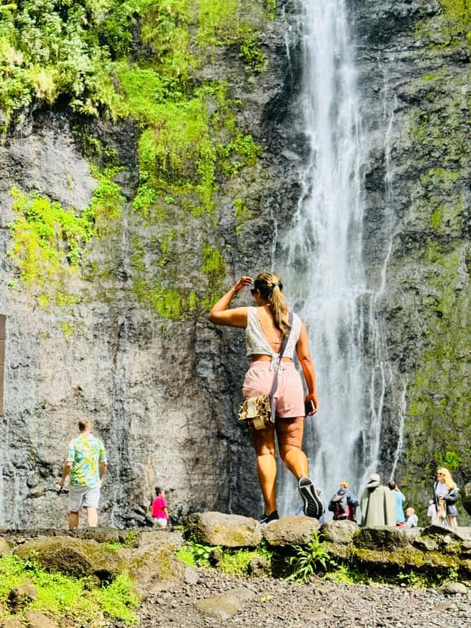 Tahiti: Unique East Coast Half Day Tour with Local Guide - Papeete begins with government, markets, and street art