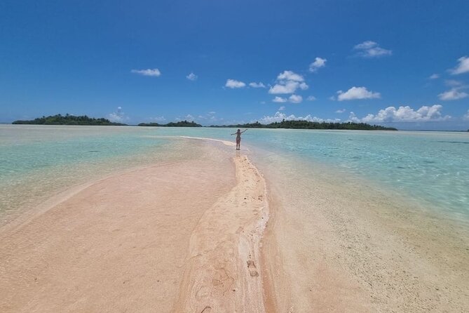 The Blue Lagoon by private boat - 8:00 a.m. pickup and the first look at Rangiroa